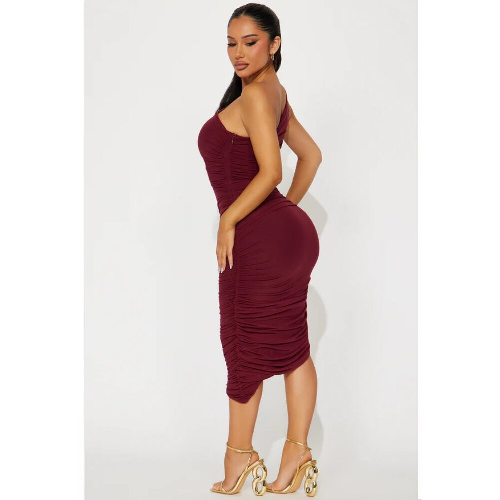 Dinner In Venice Ruched Midi Dress - Burgundy - Picture 3 of 3
